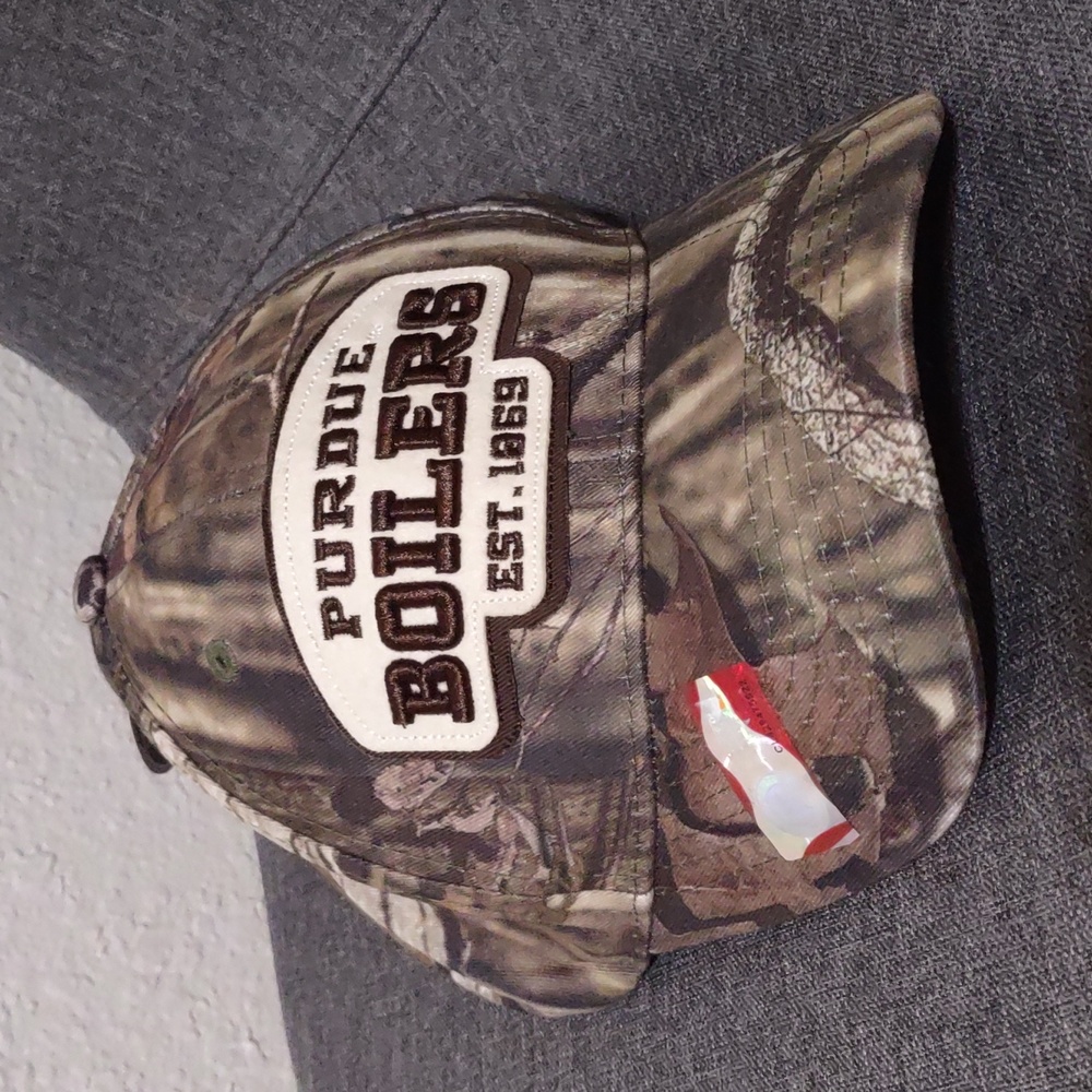 Purdue Boilermakers NWT Licensed Camo Hat
